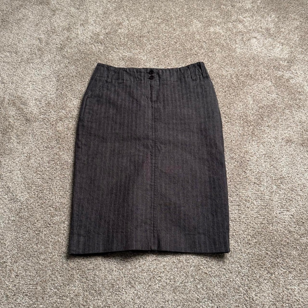RW & CO GREY PINSTRIPE PENCIL SKIRT